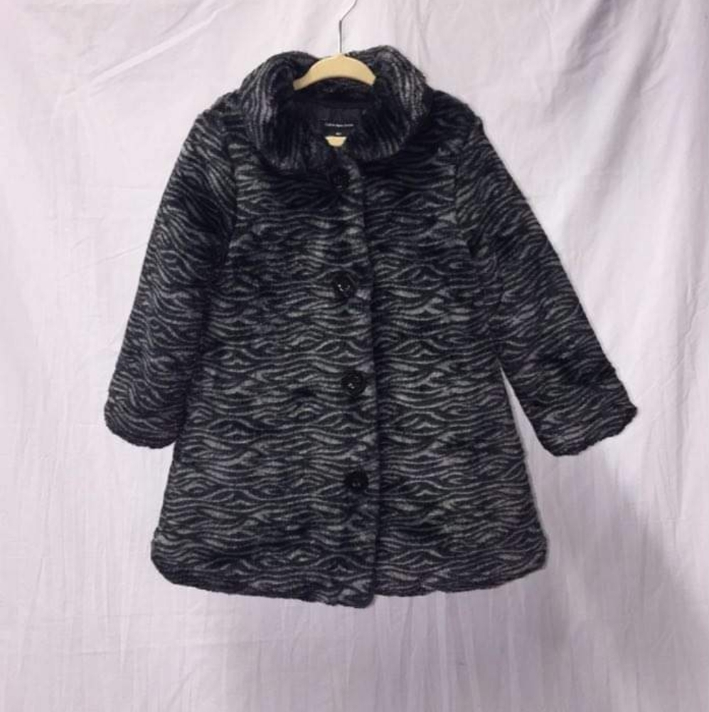 Calvin Klein Girls 4T Zebra Plush Jacket